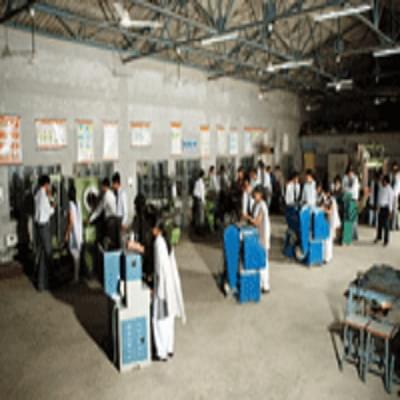 SR Group of Institutions Jhansi Lab photo 1